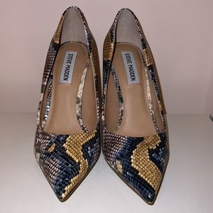 Steve Madden Snake Skin Pumps